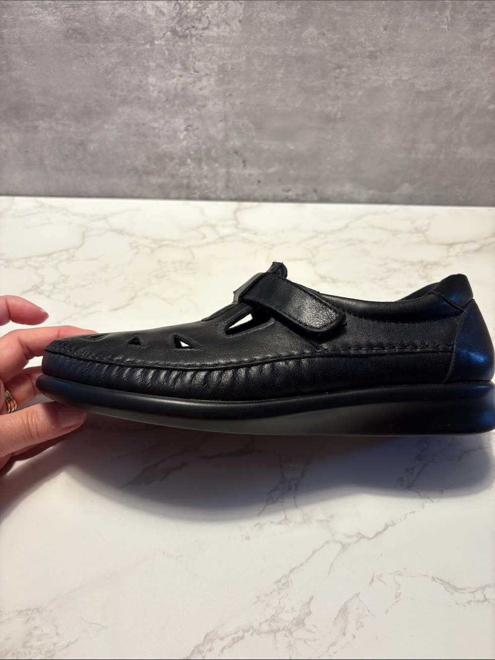 SAS women’s 8.5 Black Leather Mary Jane Strap Shoes excellent condition - Picture 3 of 10